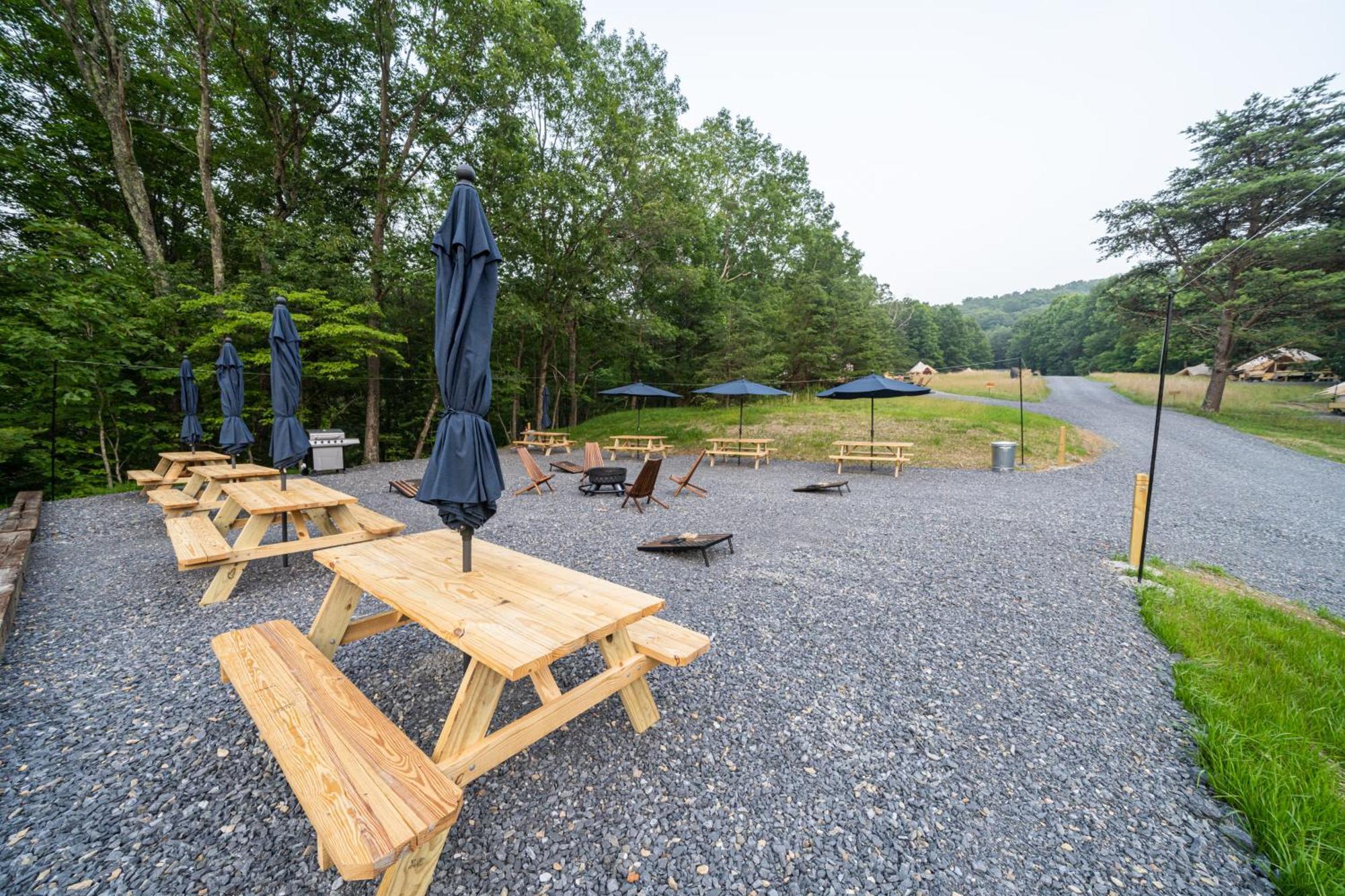 Firefly Ridge Luxury Retreat Hotel Great Cacapon Buitenkant foto