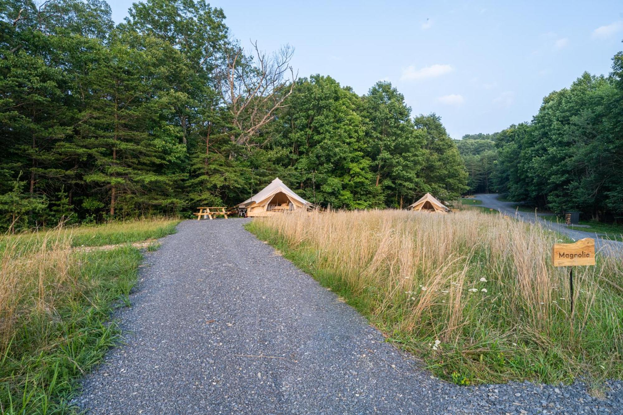 Firefly Ridge Luxury Retreat Hotel Great Cacapon Buitenkant foto